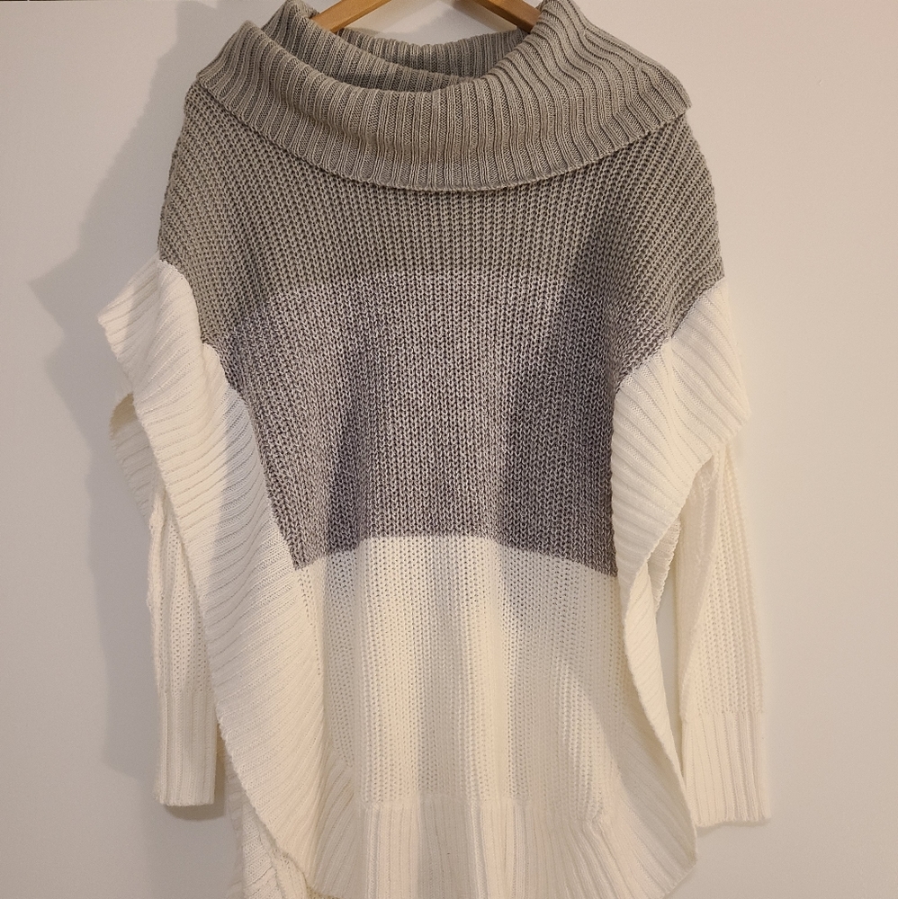 Poncho sweater